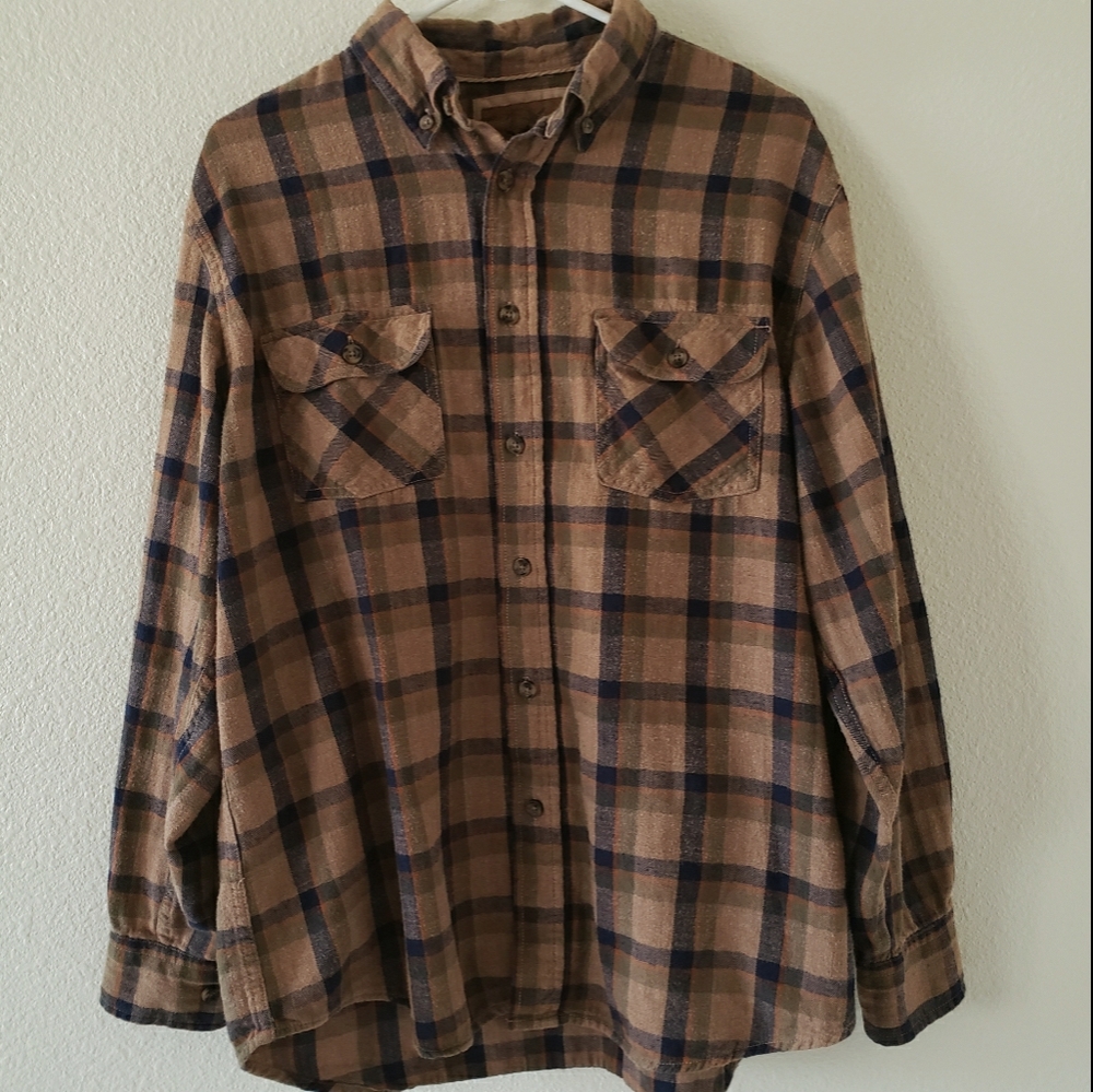 Plaid flannel button down long sleeve size L